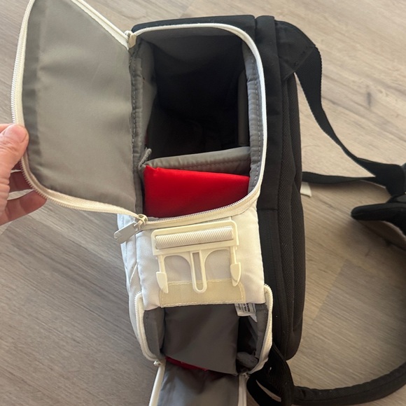 Compact White Camera Sling Bag - Picture 16 of 17